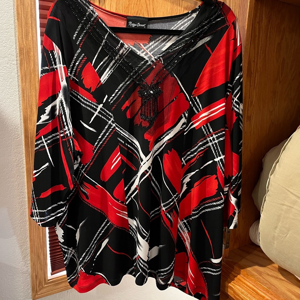 Ladies dressy top